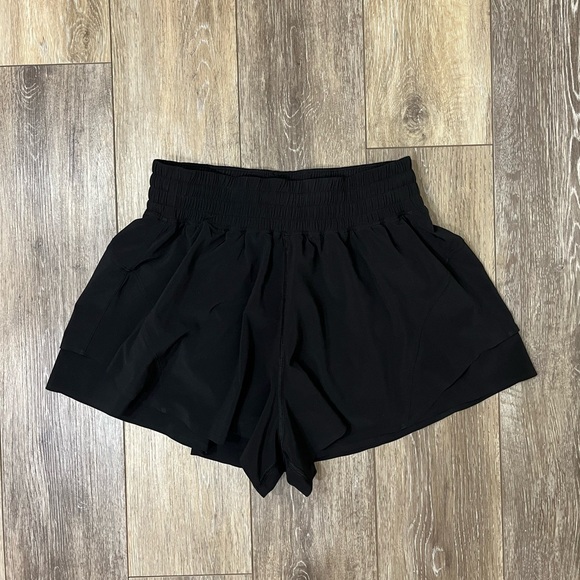 Lululemon Shake It Out High-Rise Running Short 2.5" NWOT - Picture 5 of 11